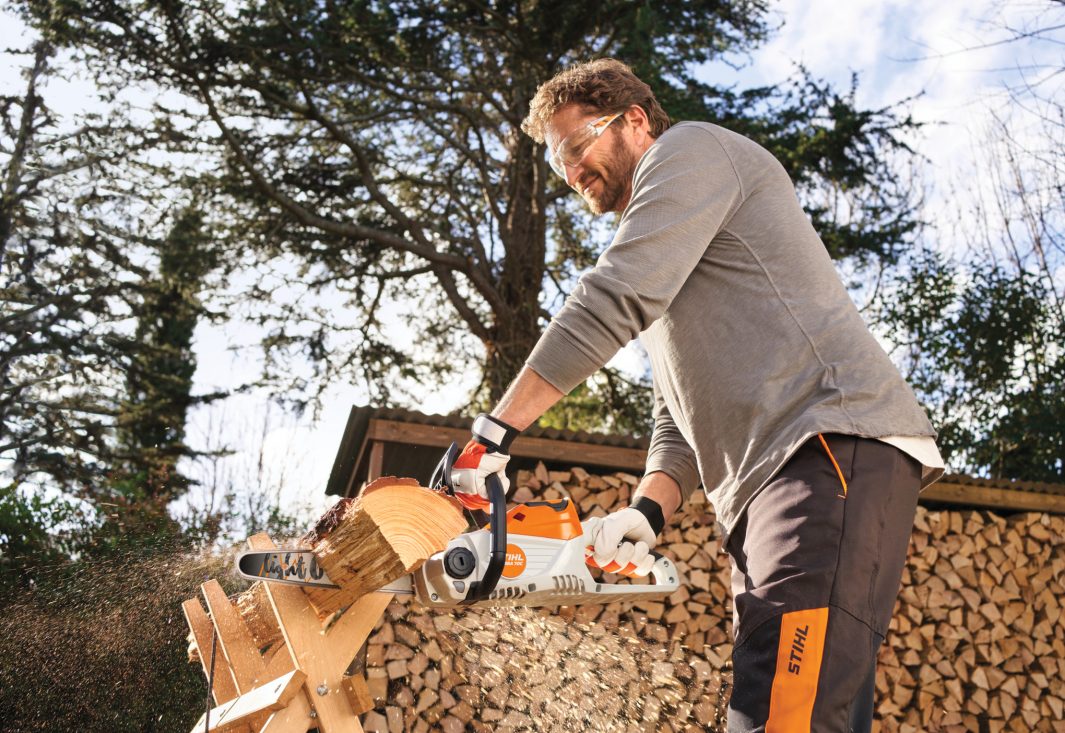 TRONCONNEUSE STIHL MSA 70 C-B AVEC BONHOMME