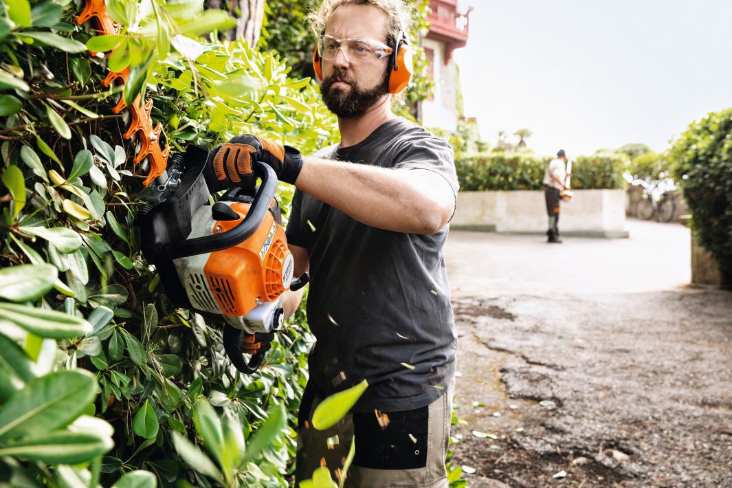 TAILLE-HAIES STIHL THERMIQUE HS 82 T BONHOMME